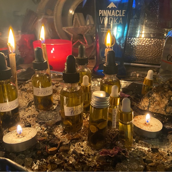 Protection Conjure Anointing Oil .5 oz - Picture 3 of 3
